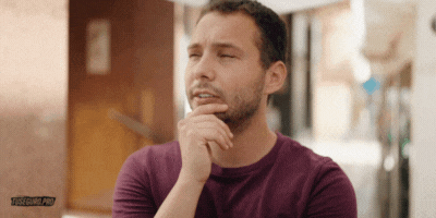 Hombre pensando con duda Tu Seguro Pro